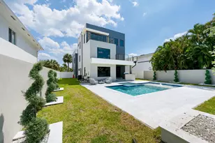 3225 Canal Dr, Pompano Beach, FL 33062 - Photo 20