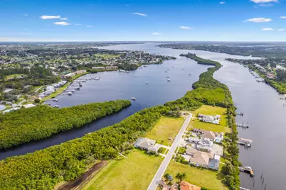 206 SE Fiore Bello SE, Port Saint Lucie, FL 34952 - Photo 4