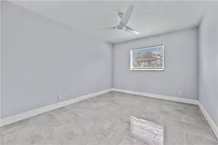 260 NW 19th St, Boca Raton, FL 33432 - Photo 16