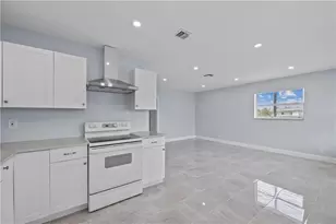 260 NW 19th St, Boca Raton, FL 33432 - Photo 8