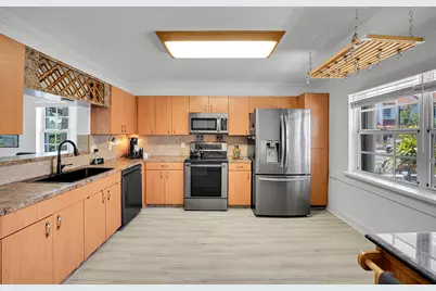 9499 NW 42nd Street, Sunrise, FL 33351 - Photo 8