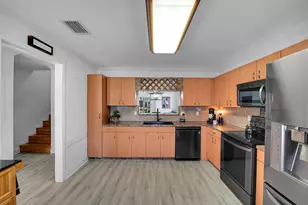 9499 NW 42nd St, Sunrise, FL 33351 - Photo 10