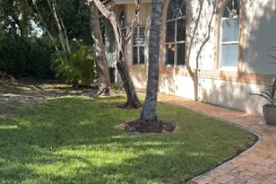 521 W Palm Aire Dr, Pompano Beach, FL 33069 - Photo 4