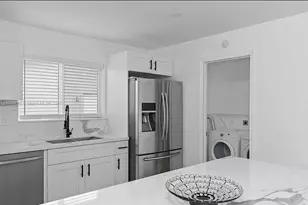 3705 Garden Ln, Miramar, FL 33023 - Photo 10