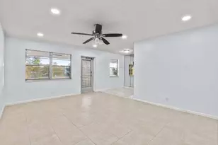 63 Hastings D, West Palm Beach, FL 33417 - Photo 2