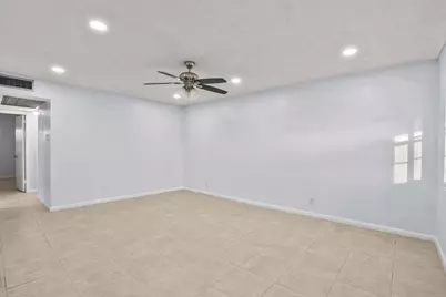 63 Hastings D, West Palm Beach, FL 33417 - Photo 4