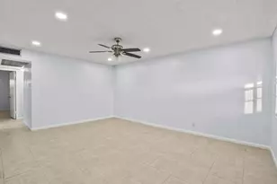 63 Hastings D, West Palm Beach, FL 33417 - Photo 4