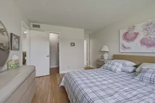 371 S Hollybrook Dr, Pembroke Pines, FL 33025 - Photo 14