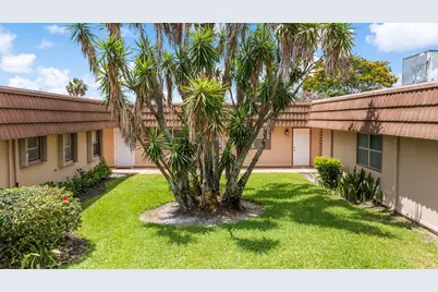 154 Seville G, Delray Beach, FL 33446 - Photo 6