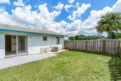 4807 Gulfstream Road, Lake Worth, FL 33461 - Photo 18