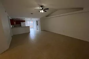 618 NE 1st St, Boynton Beach, FL 33435 - Photo 4