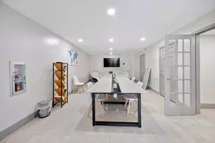 19601 E Country Club Dr, Aventura, FL 33180 - Photo 14