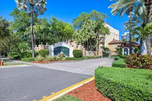 19601 E Country Club Dr, Aventura, FL 33180 - Photo 12