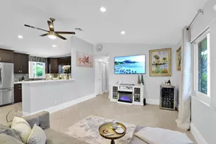 432 SW Natura Ave, Deerfield Beach, FL 33441 - Photo 8