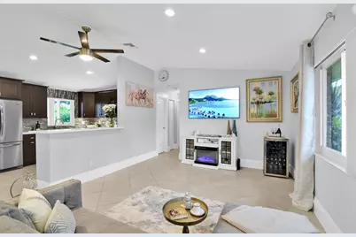 432 SW Natura Avenue, Deerfield Beach, FL 33441 - Photo 8