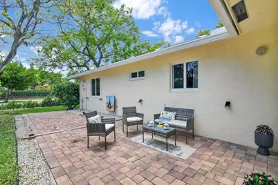 432 SW Natura Avenue, Deerfield Beach, FL 33441 - Photo 30