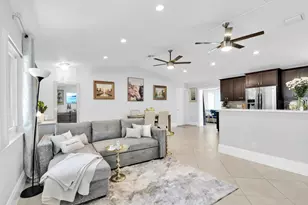 432 SW Natura Ave, Deerfield Beach, FL 33441 - Photo 2