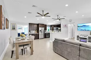 432 SW Natura Ave, Deerfield Beach, FL 33441 - Photo 4
