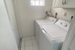 1328 Bayview Cir, Weston, FL 33326 - Photo 16