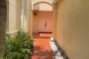 1328 Bayview Cir, Weston, FL 33326 - Photo 6