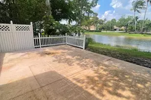 1328 Bayview Cir, Weston, FL 33326 - Photo 32