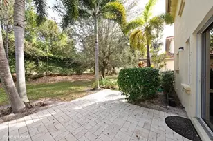 623 Castle Dr, Palm Beach Gardens, FL 33410 - Photo 14