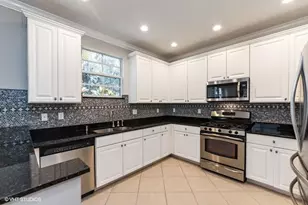 623 Castle Dr, Palm Beach Gardens, FL 33410 - Photo 4