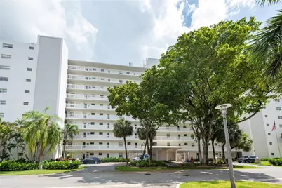2555 NE 11th Street #302, Fort Lauderdale, FL 33304 - Photo 2