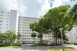 2555 NE 11th St, Fort Lauderdale, FL 33304 - Photo 2