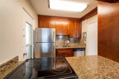 2555 NE 11th Street #302, Fort Lauderdale, FL 33304 - Photo 4