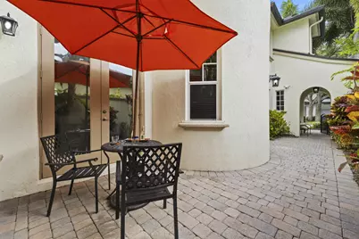 834 Madison Court, Palm Beach Gardens, FL 33410 - Photo 2