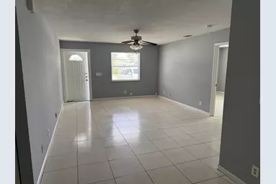 2519 Griffin Square, West Palm Beach, FL 33406 - Photo 2