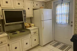 1425 Atlantic Shores Blvd, Hallandale Beach, FL 33009 - Photo 6