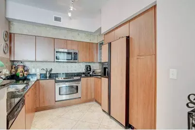 625 Casa Loma Boulevard #Lower Penthouse 9  Unit 1, Boynton Beach, FL 33435 - Photo 4