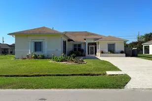 1006 SW Majorca Ave, Port Saint Lucie, FL 34953 - Photo 2