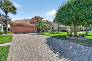332 NW Stratford Ln, Port Saint Lucie, FL 34983 - Photo 2