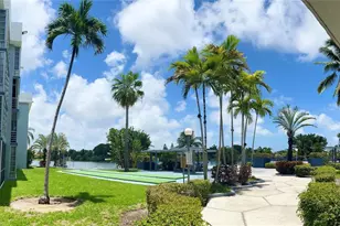 877 NE 195th St, Miami, FL 33179 - Photo 2