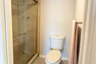 877 NE 195th St, Miami, FL 33179 - Photo 22
