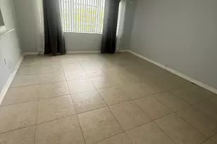 877 NE 195th St, Miami, FL 33179 - Photo 16