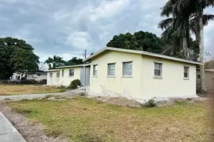 779 Barack Obama Blvd, Pahokee, FL 33476 - Photo 2