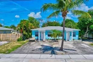 327 SE 3rd Ave, Delray Beach, FL 33483 - Photo 1