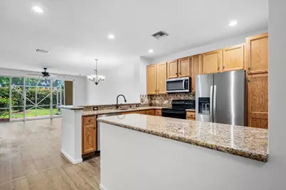 9049 Tremezzo Lane, Boynton Beach, FL 33472 - Photo 6