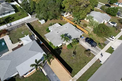 910 SE 3rd Avenue, Delray Beach, FL 33483 - Photo 2