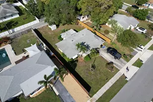 910 SE 3rd Ave, Delray Beach, FL 33483 - Photo 2