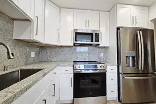 835 Salem Ln, Lake Worth, FL 33467 - Photo 2