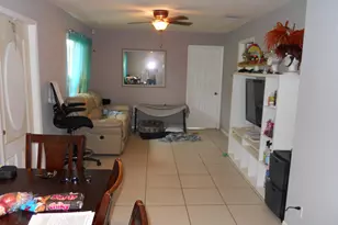3290 NE 10th Ave, Oakland Park, FL 33334 - Photo 4