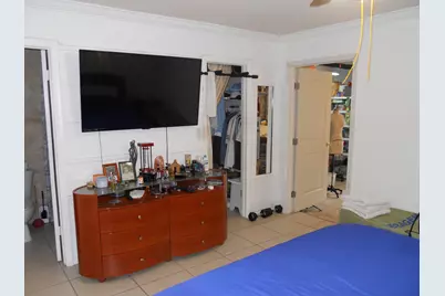 3290 NE 10th Avenue, Oakland Park, FL 33334 - Photo 10