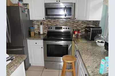 3290 NE 10th Avenue, Oakland Park, FL 33334 - Photo 8