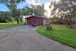 4642 Edwards Rd, Fort Pierce, FL 34981 - Photo 8