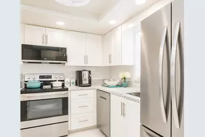 400 18th Street #G5, Vero Beach, FL 32960 - Photo 2